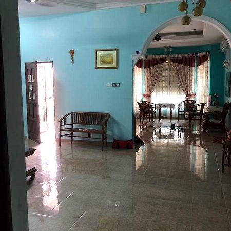 Homestay Tapang Кота-Бару Экстерьер фото